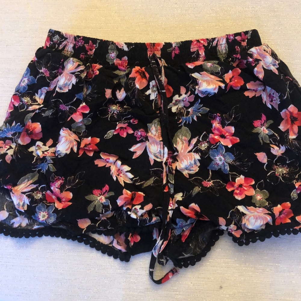 Hollister floral shorts